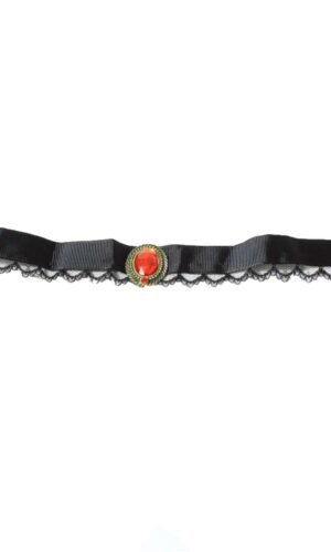 Halsband Spitze und rote Brosche